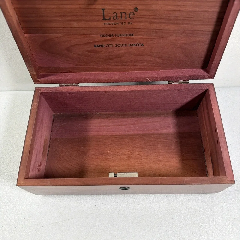 Vtg‎ Miniature Lane Cedar Chest Jewelry Trinket Box 9x5x3.5 NO Key North Dakota